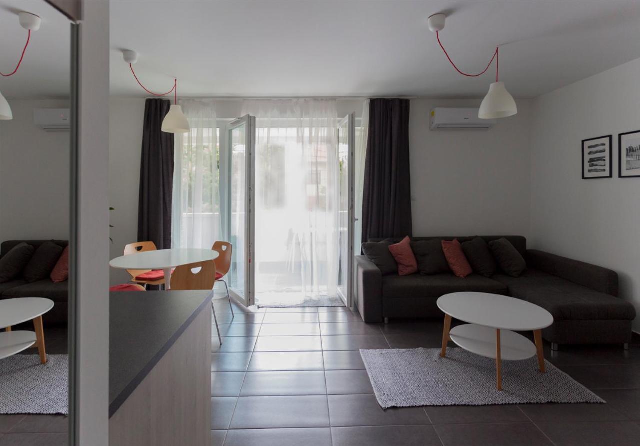 Dobo Apartman Szegedin Exterior foto