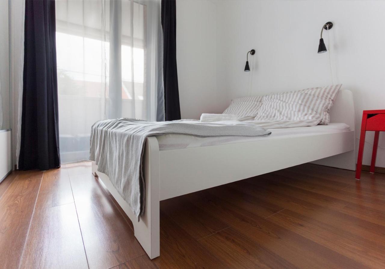 Dobo Apartman Szegedin Exterior foto