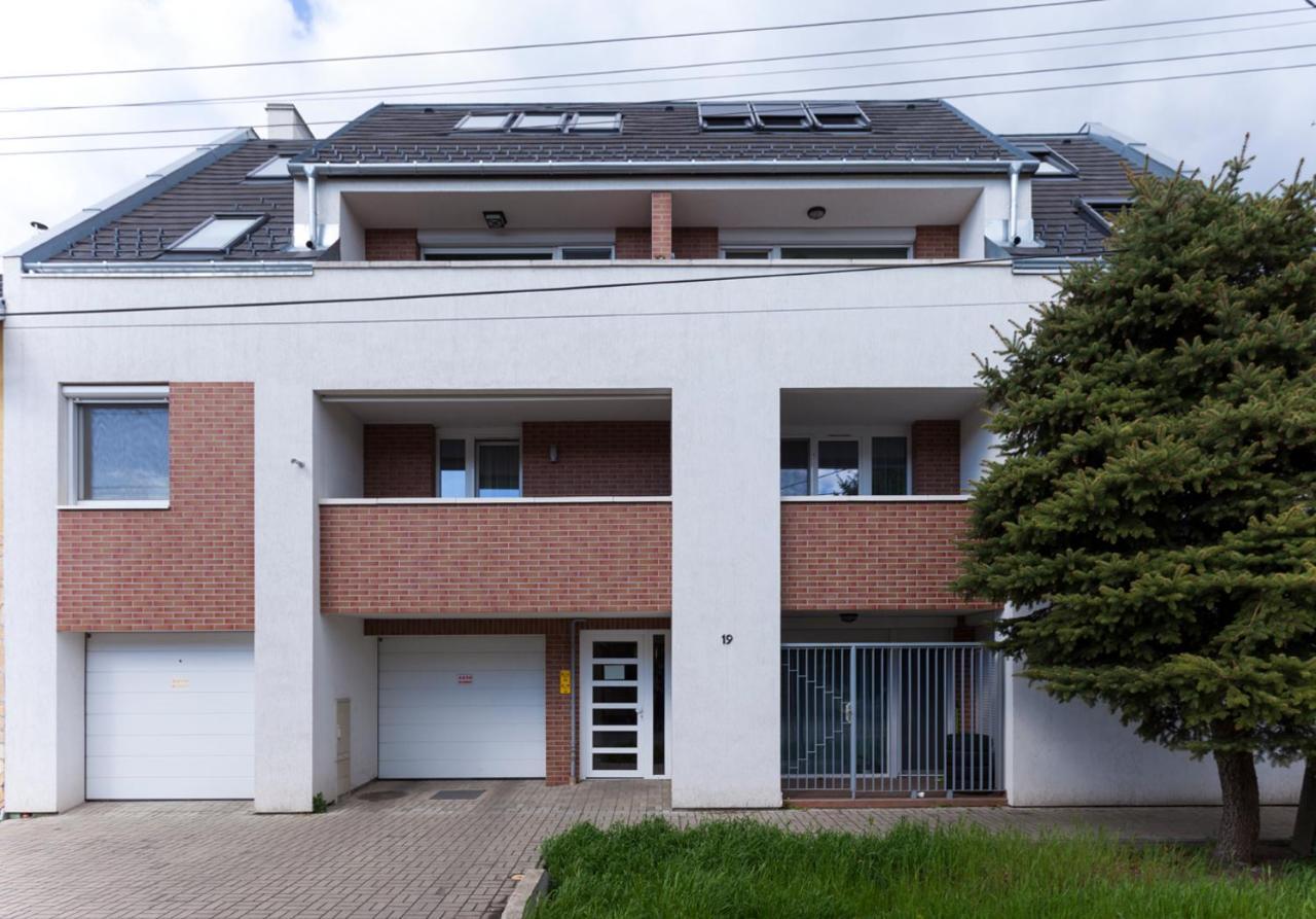 Dobo Apartman Szegedin Exterior foto